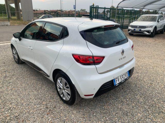 RENAULT Clio TCe 12V 75 CV 5 porte Moschino Intens