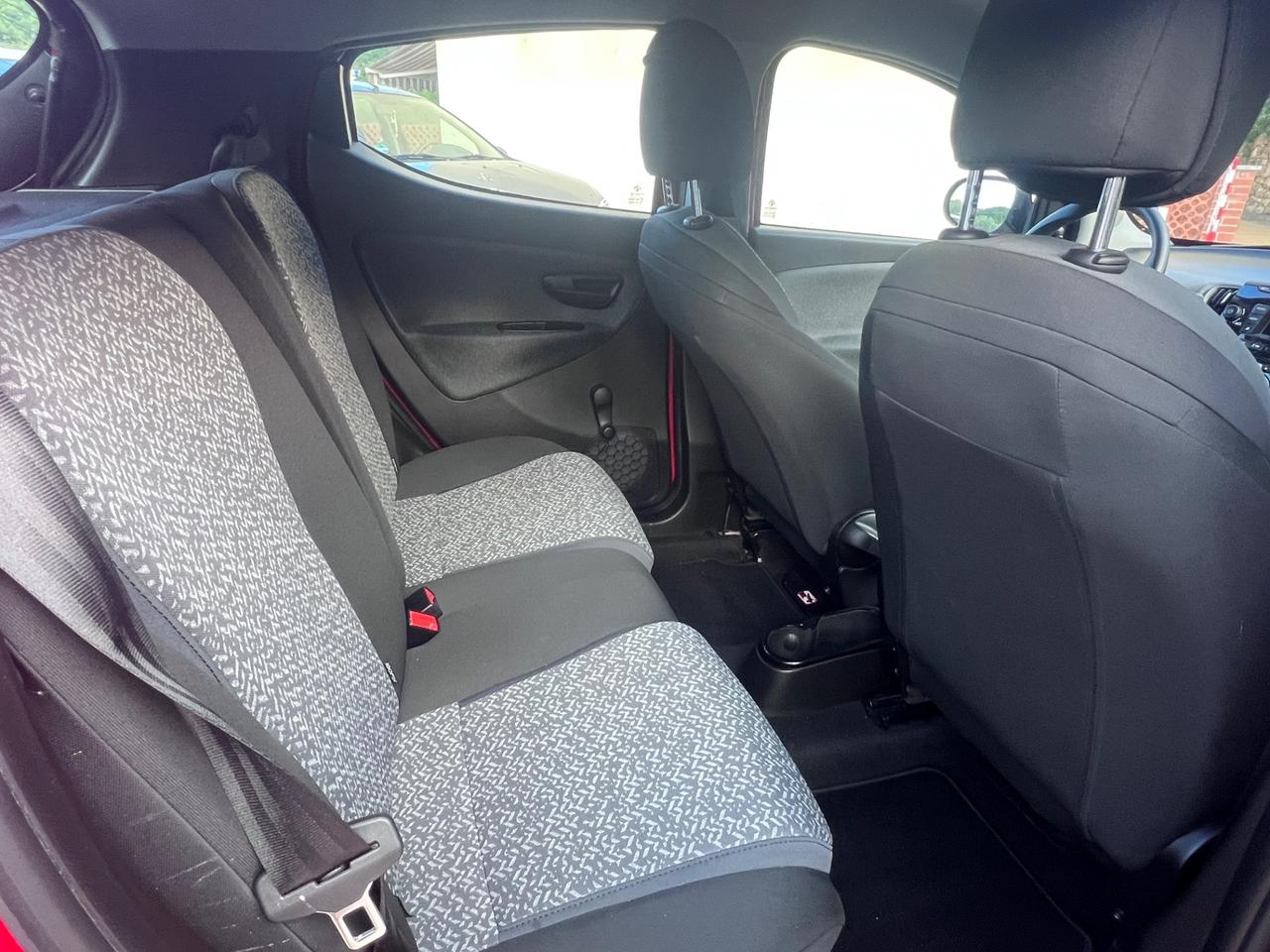 Lancia Ypsilon 1.0 FireFly 5 porte S&S Hybrid Alberta Ferretti