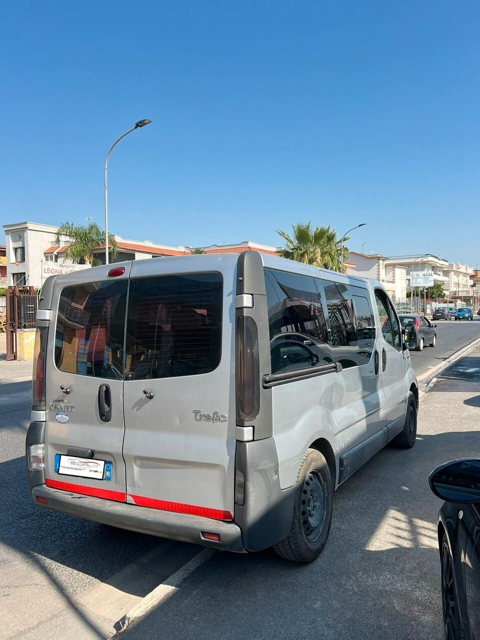 Renault Trafic 1.9 dCi/100 PC-TN Pass.Authent