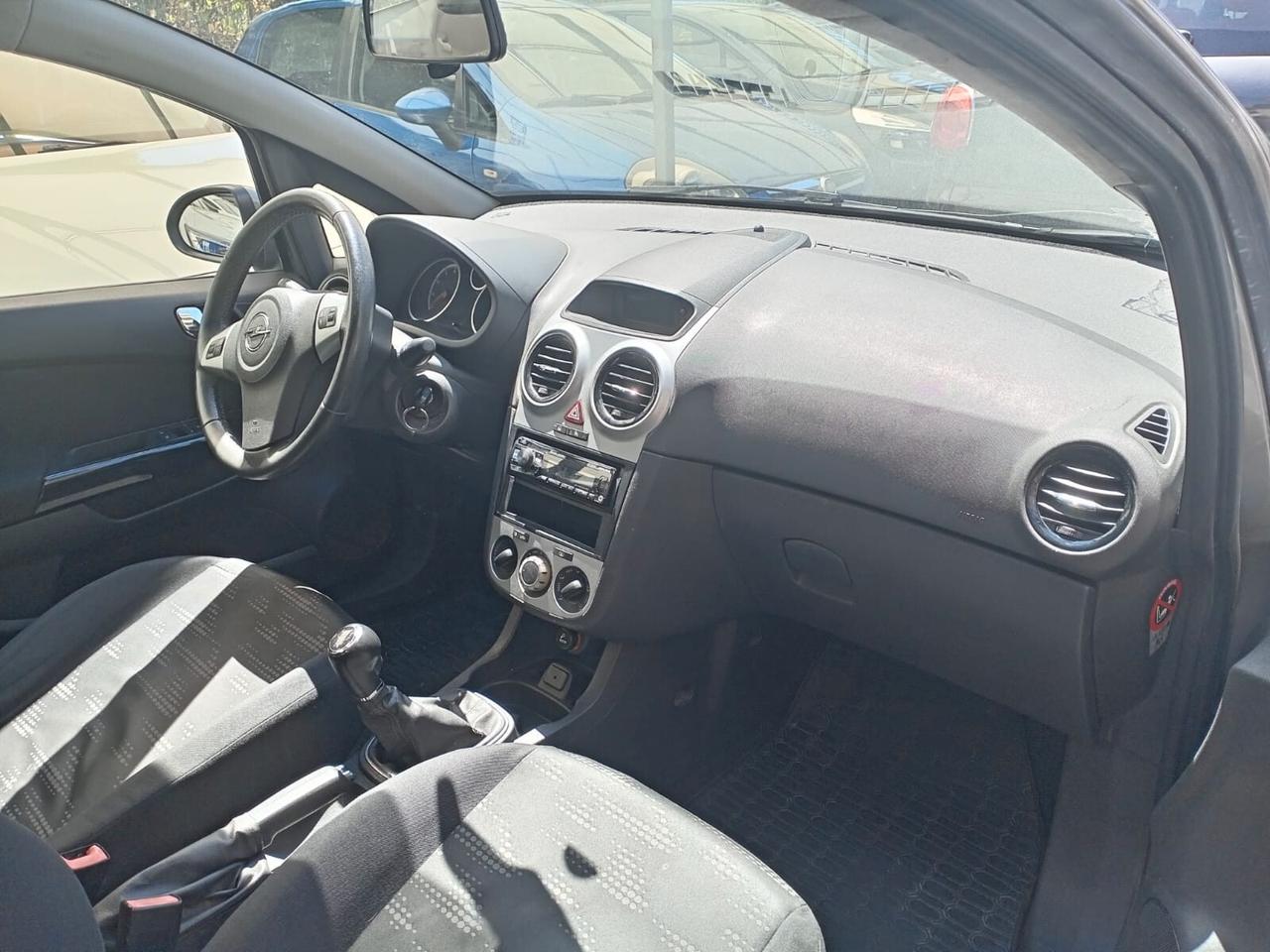 Opel Corsa 1.2 5 porte Sport
