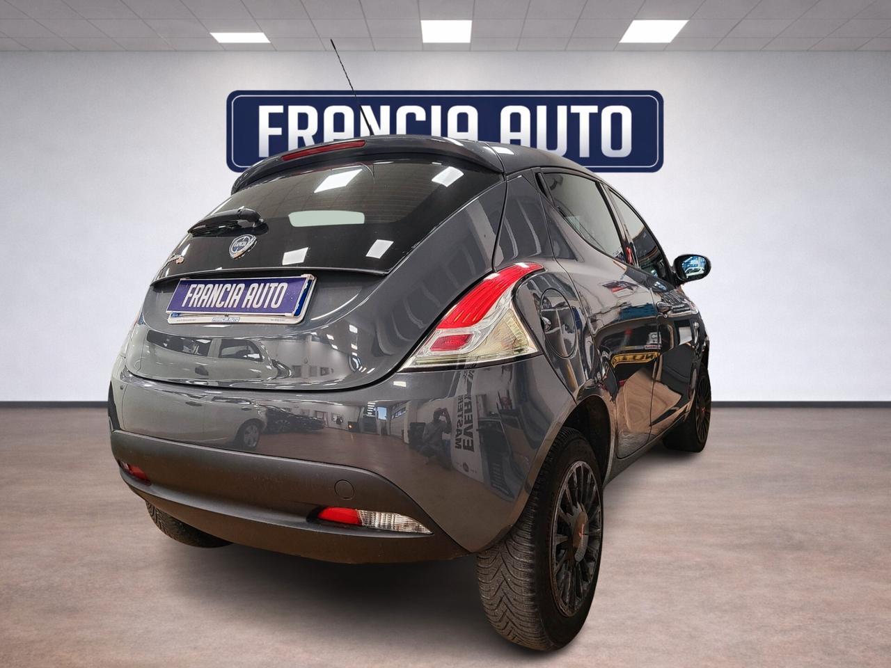 Lancia Ypsilon 0.9 TwinAir 85 CV 5 porte Metano Ecochic Elefantino