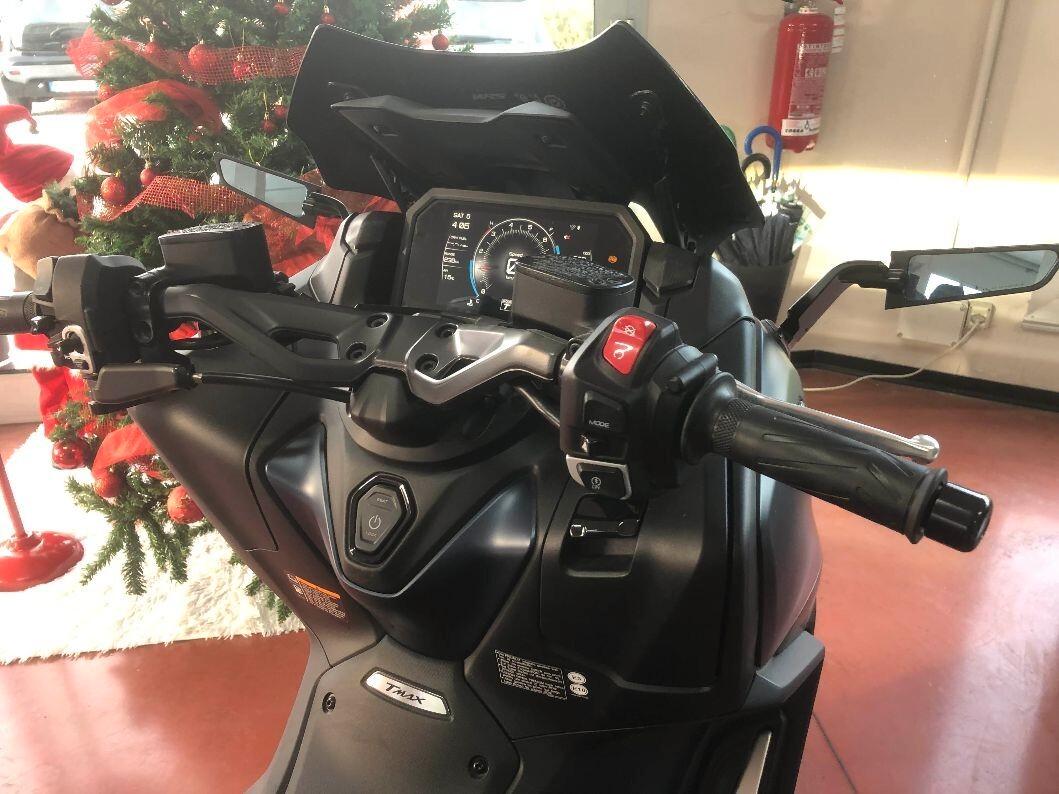 Yamaha TMAX 560