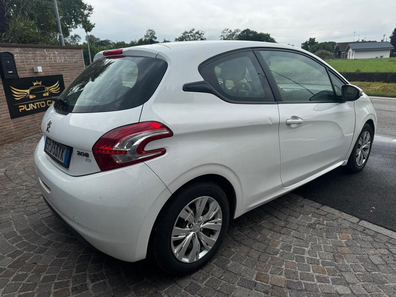 Peugeot 208 1.2 VTi 82 CV 3 porte Allure