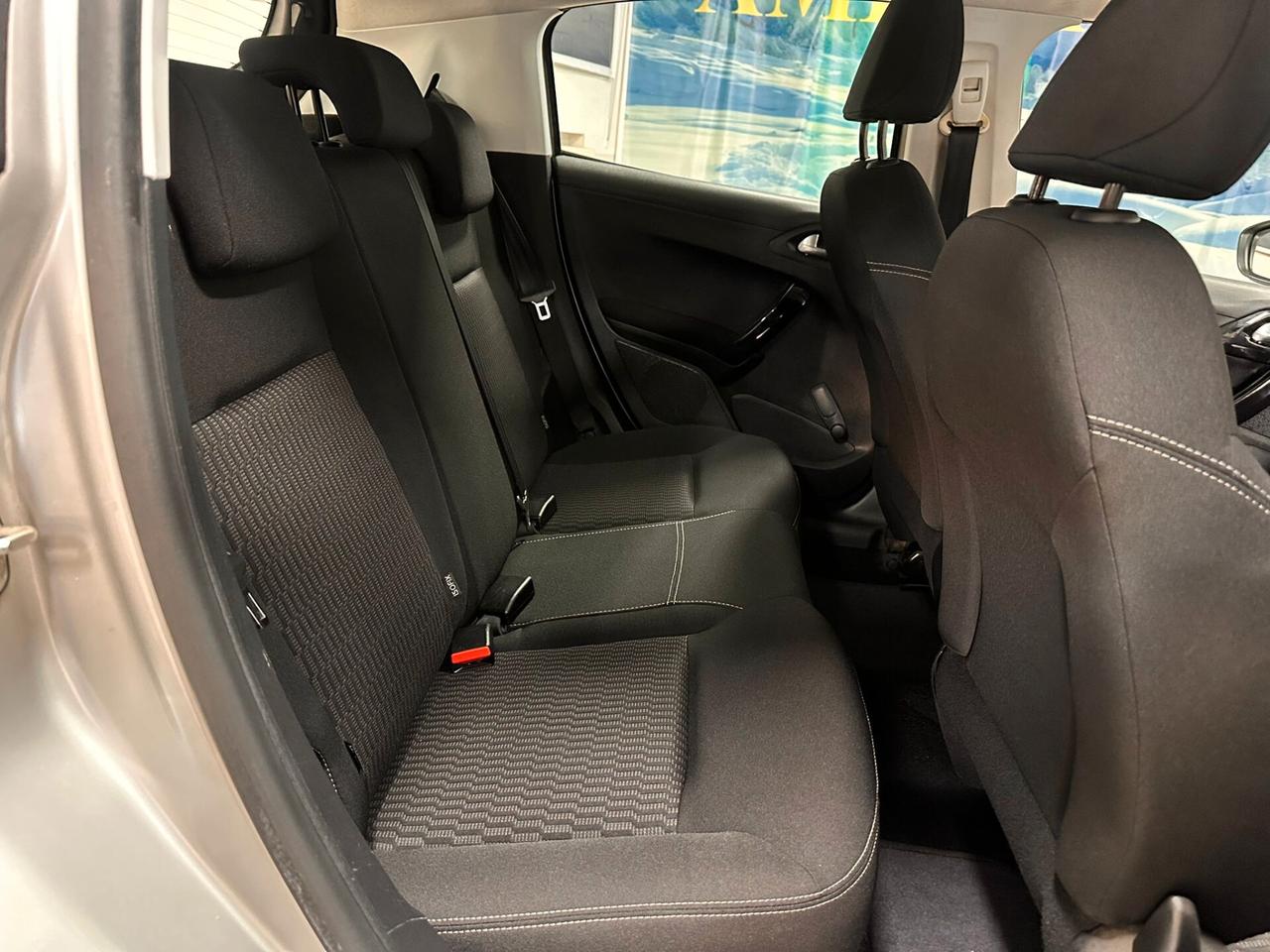 Peugeot 208 PureTech 82 5 porte Allure