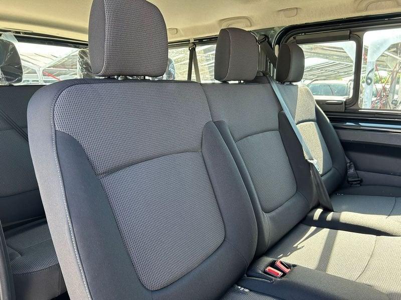 Renault Trafic passenger 2.0 Blue dci 150cv L2H1 Authentic