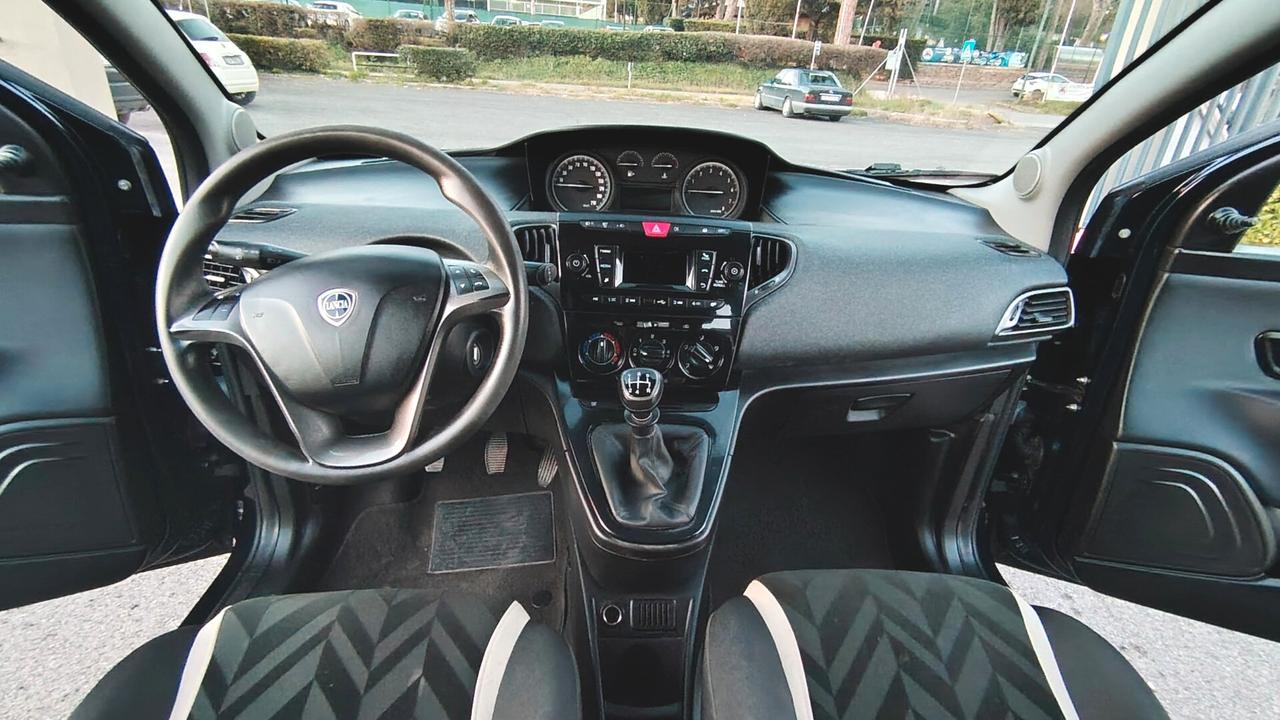 Lancia Ypsilon 1.2 69 CV 5 porte Platinum