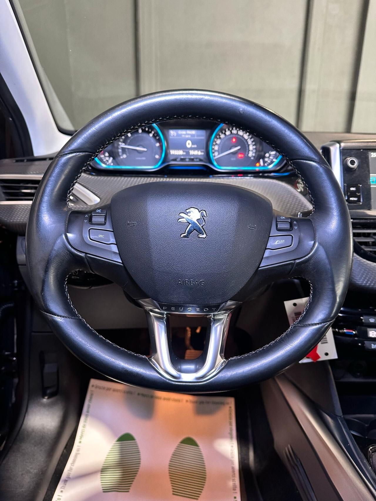 Peugeot 2008 1.6 e-HDi 115 CV Féline