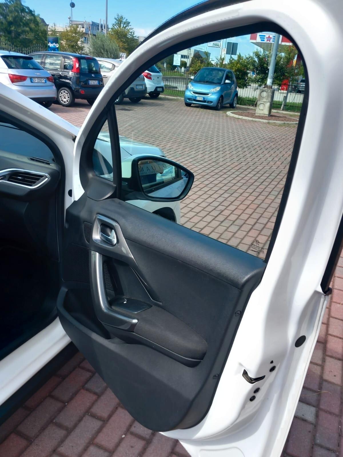 Peugeot 2008 PureTech 82 Allure