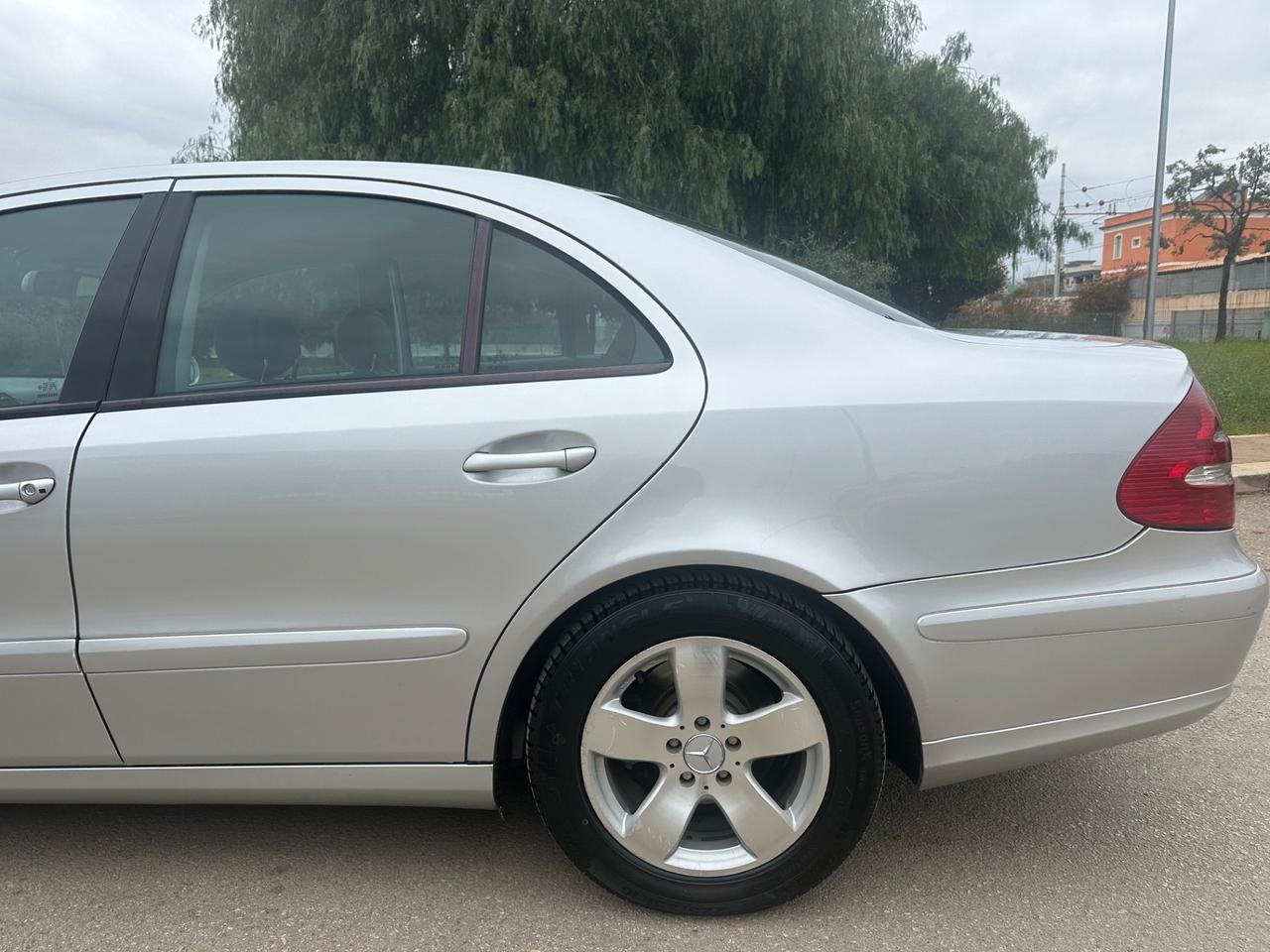 MERCEDES CLASSE E 220 - CAMBIO AUTOMATICO