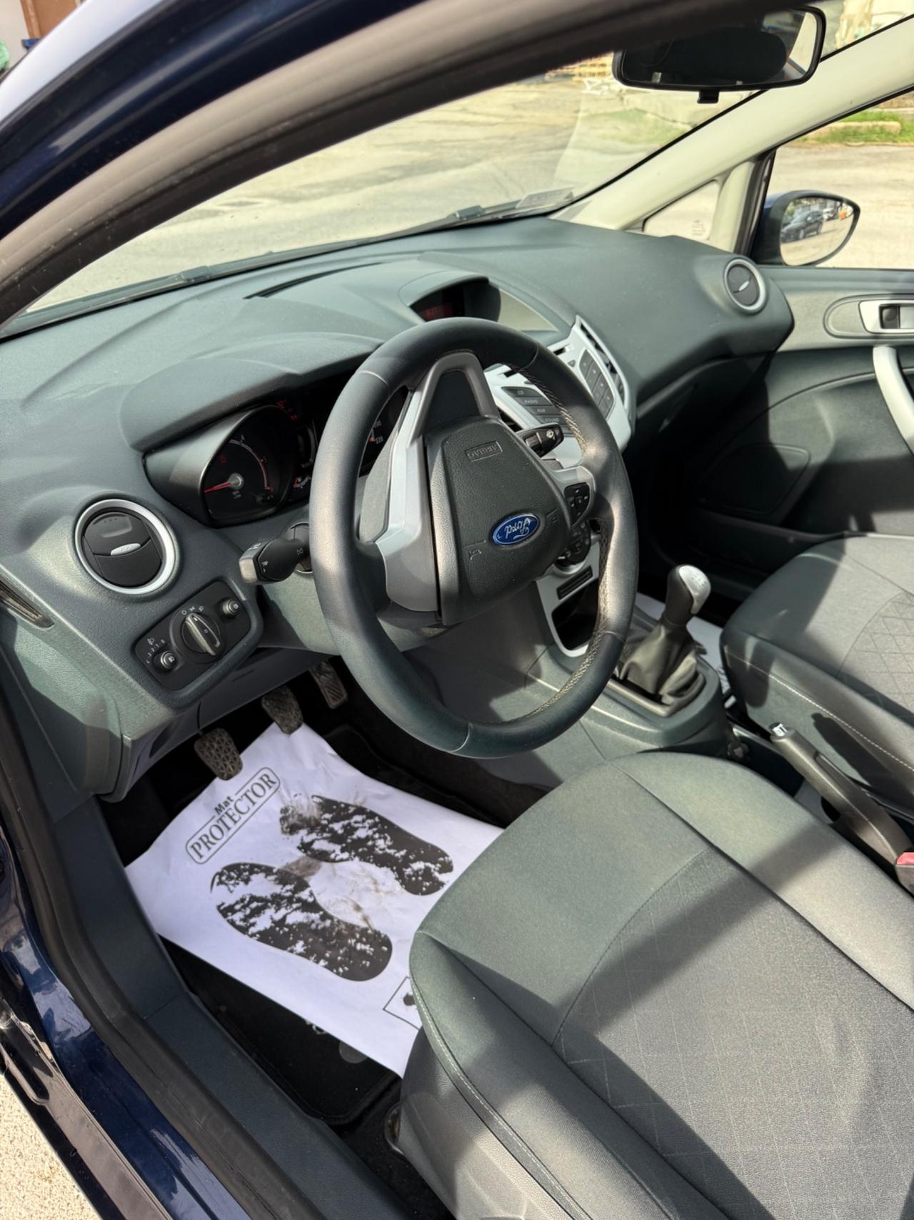 Ford Fiesta 1.4 TDCi 5p. Titanium