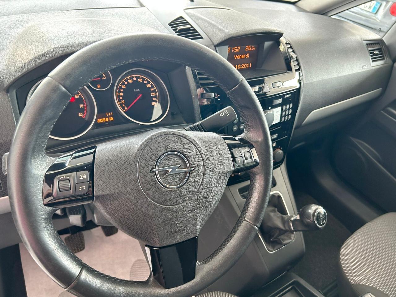 Opel Zafira 1.6 Turbo EcoM 7 POSTI 2011