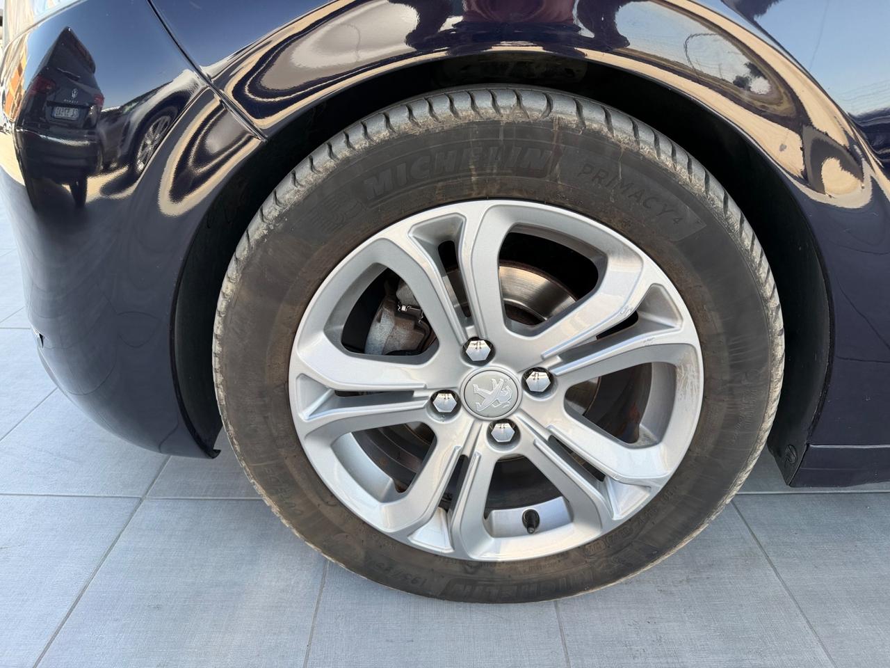 Peugeot 208 1.6 e-HDi 92 CV Stop&Start 5 porte Allure