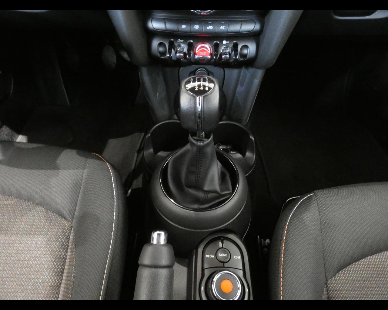 MINI Mini 4ª serie (F56) - Mini 1.5 One 75 CV Baker Street