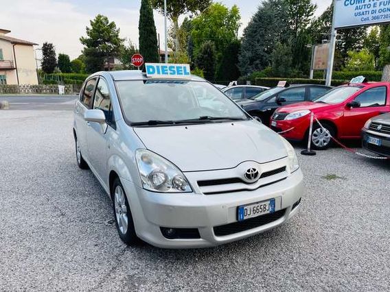 Toyota Corolla Verso 2.2 d-4d