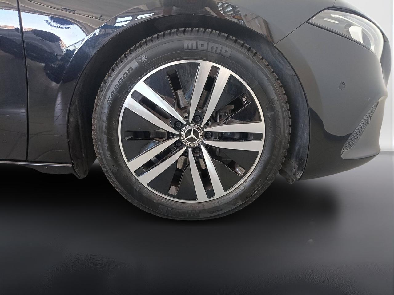 Mercedes-Benz Classe A - W177 2018 - A 180 d Sport Light auto