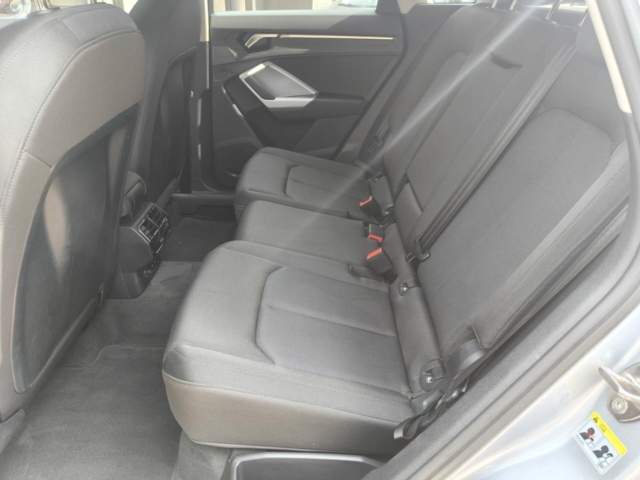 Audi Q3 45 TFSI e S tronic Business