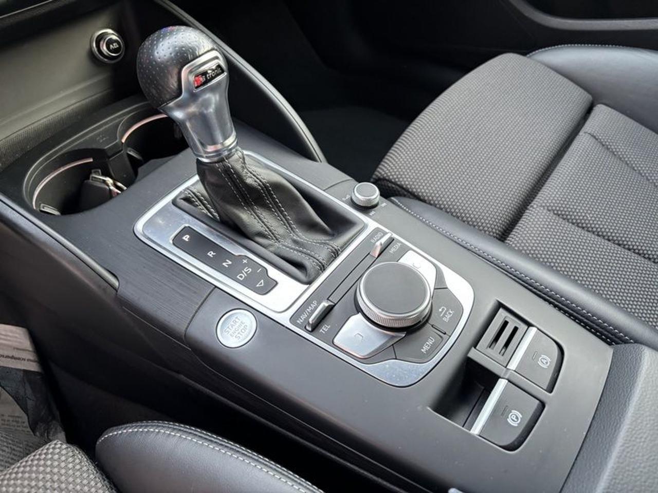 Audi A3 SPB 2.0 TDI S Line S tronic FULL LED-NAVI-18"