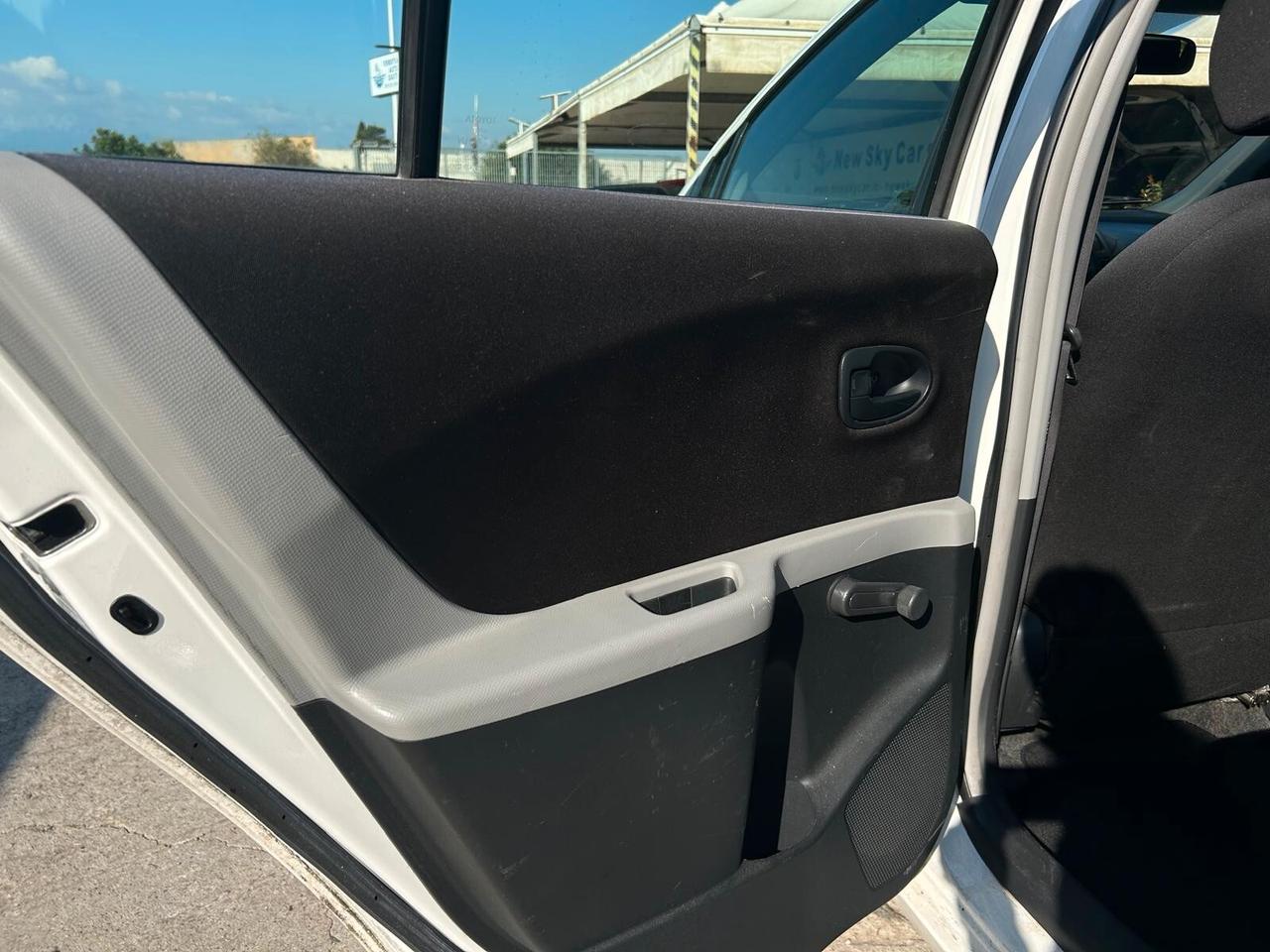 Toyota Yaris 1.0 5 porte Sol