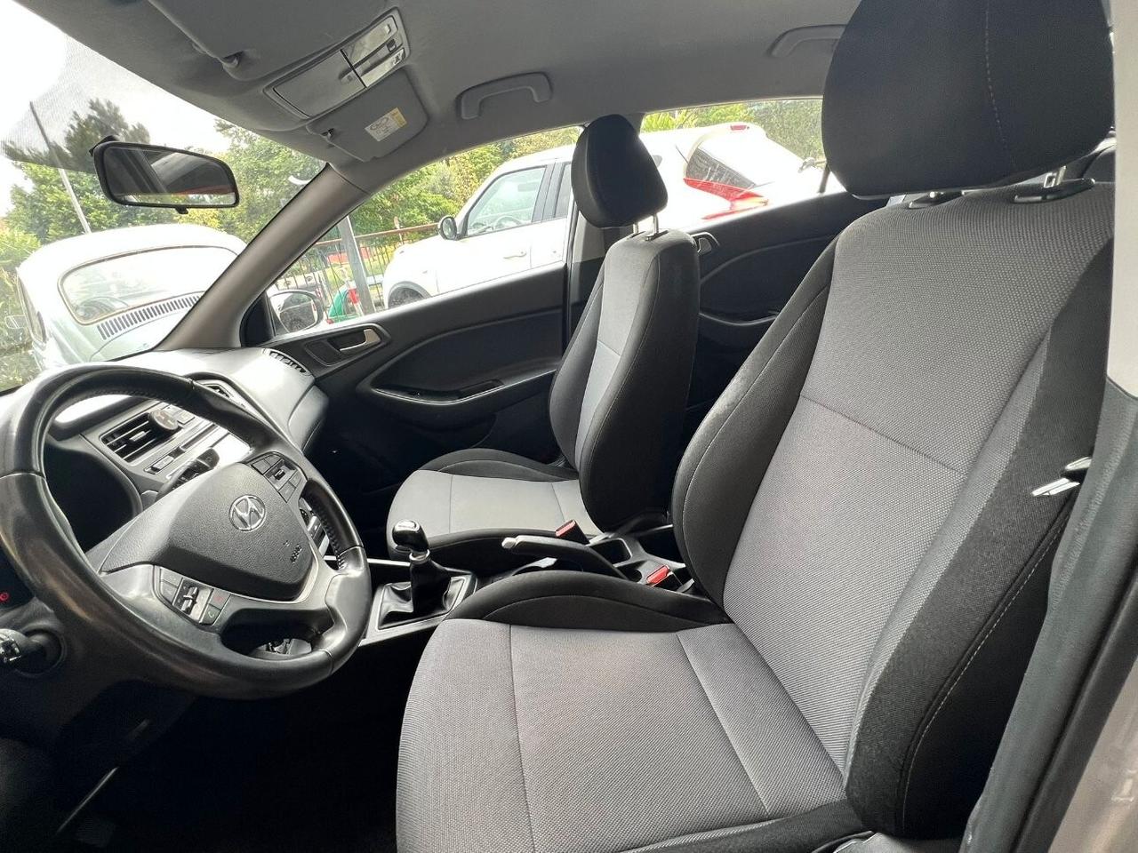 HYUNDAI i20 1.2 84 CV 5 porte comfort