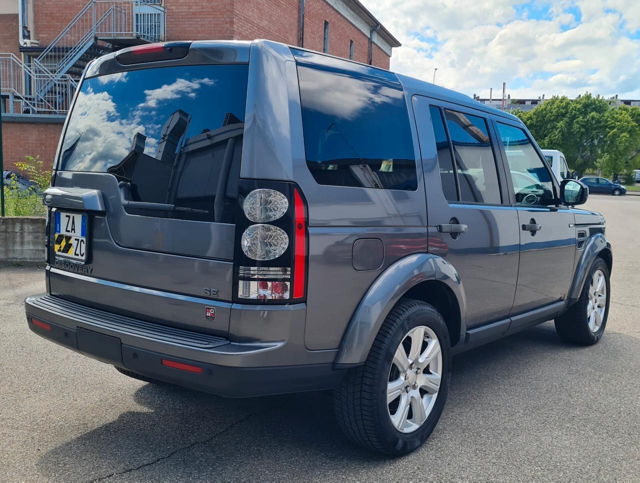Land Rover Discovery 4 3.0 TDV6 211CV SE
