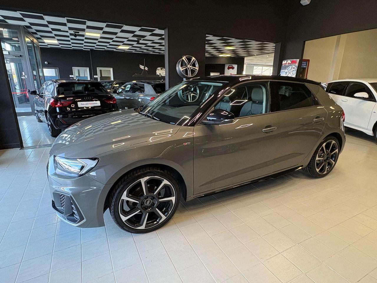 Audi A1 A1 SPB 30 1.0 tfsi Identity Black 116cv s-tronic