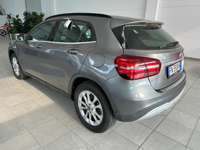 MERCEDES-BENZ GLA 200 d Automatic Business