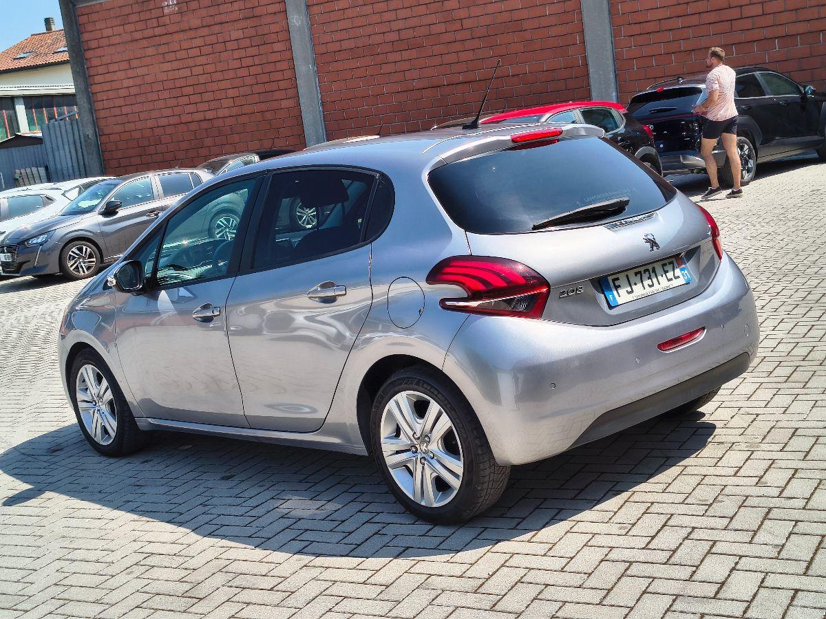 PEUGEOT - 208 - PureTech 82 5p. Touch