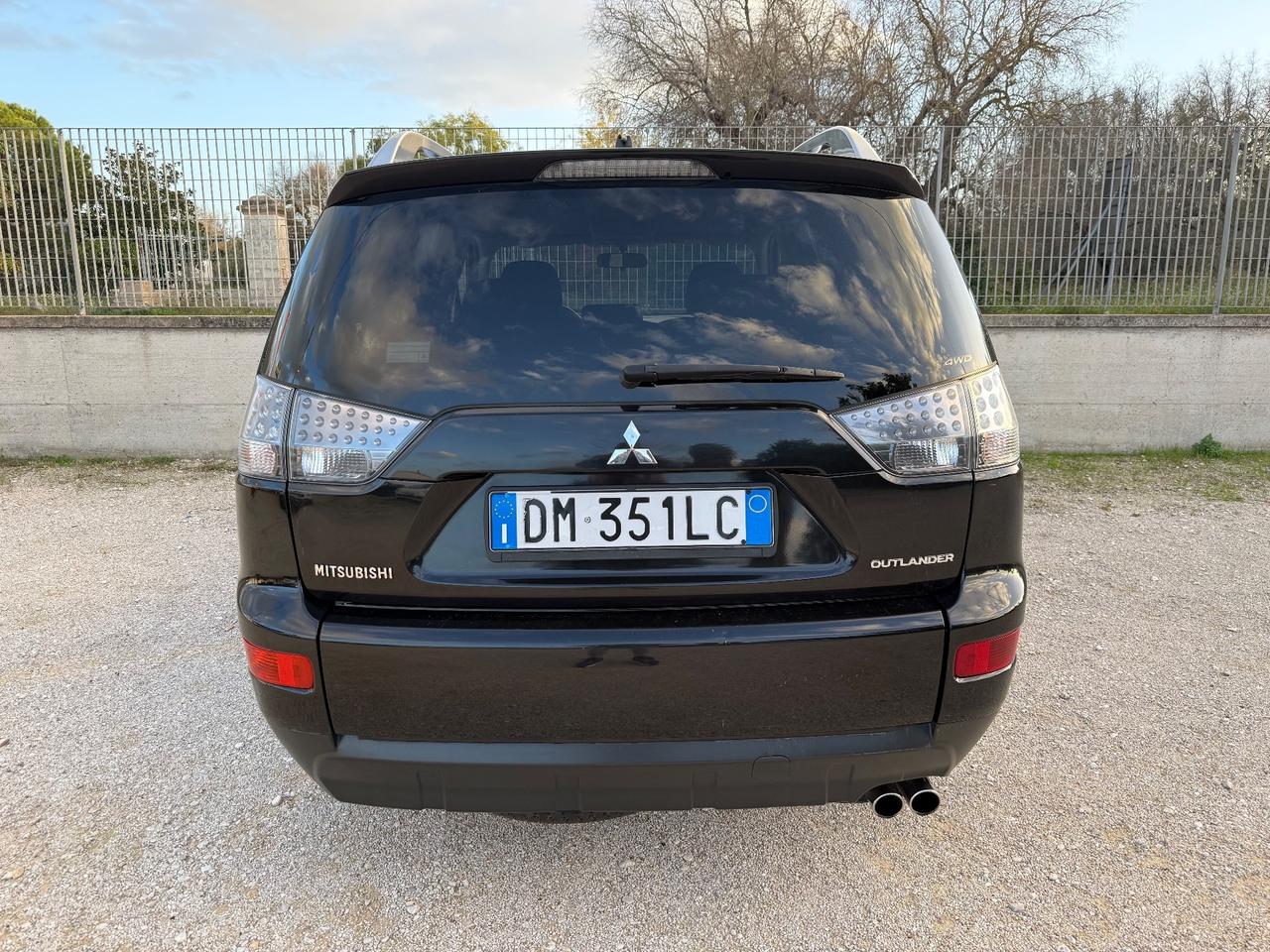 Mitsubishi Outlander 2.0 DI-D Instyle 7 p.ti DPF