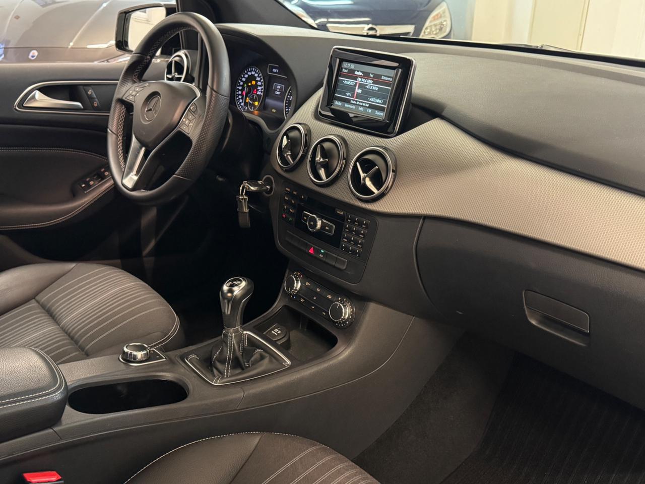 Mercedes-benz B 180 Premium Navi Camera Bluet Vetri Scuri Xeno Led Tagliandi MB