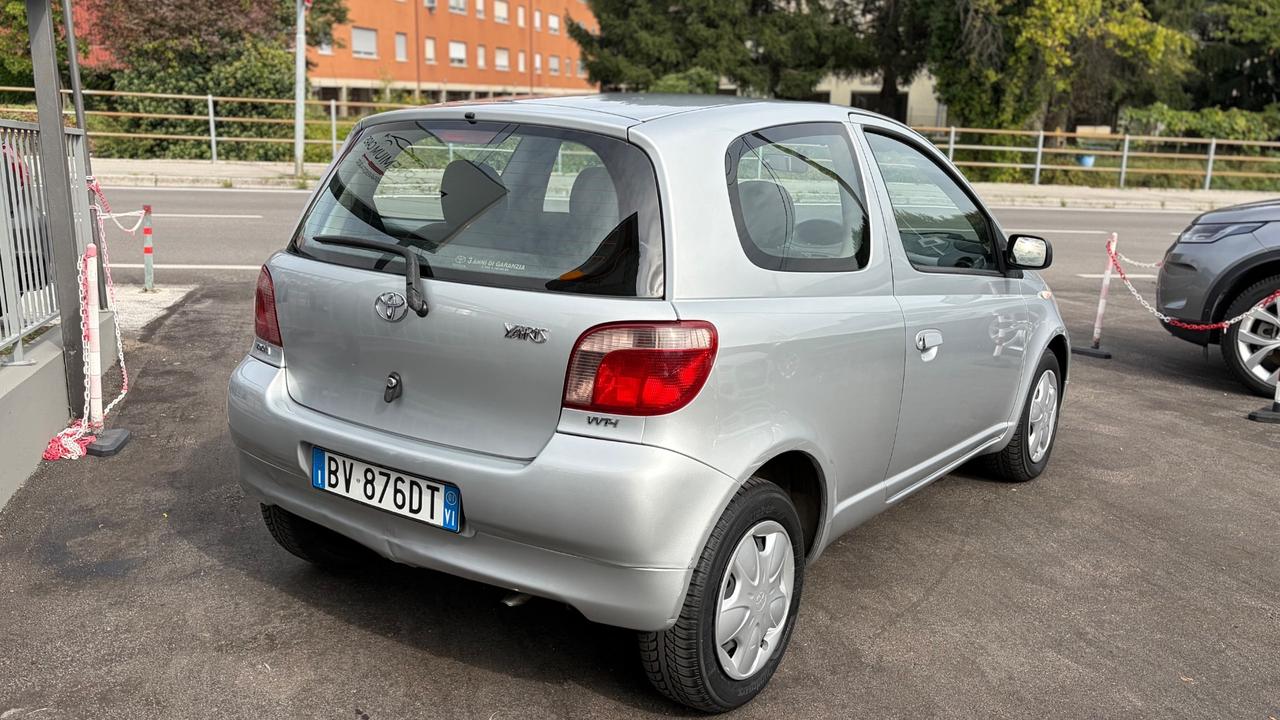 Toyota Yaris 1.0i 16V cat 3 porte sol con soli 26.000 mila kilometri
