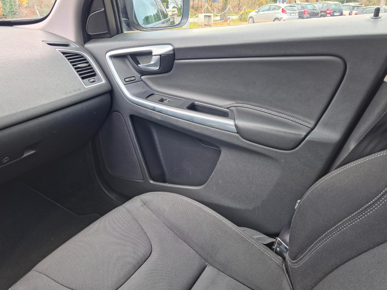 Volvo XC 60 XC60 D4 Summum 2015-E6 Manuale