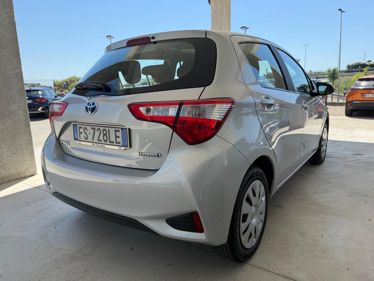 Toyota Yaris 1.5 Hybrid 5 porte Cool