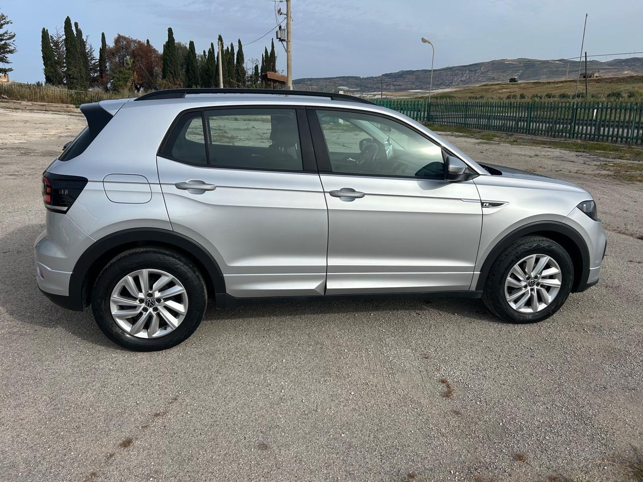 Volkswagen T-Cross 1.0 TSI R line