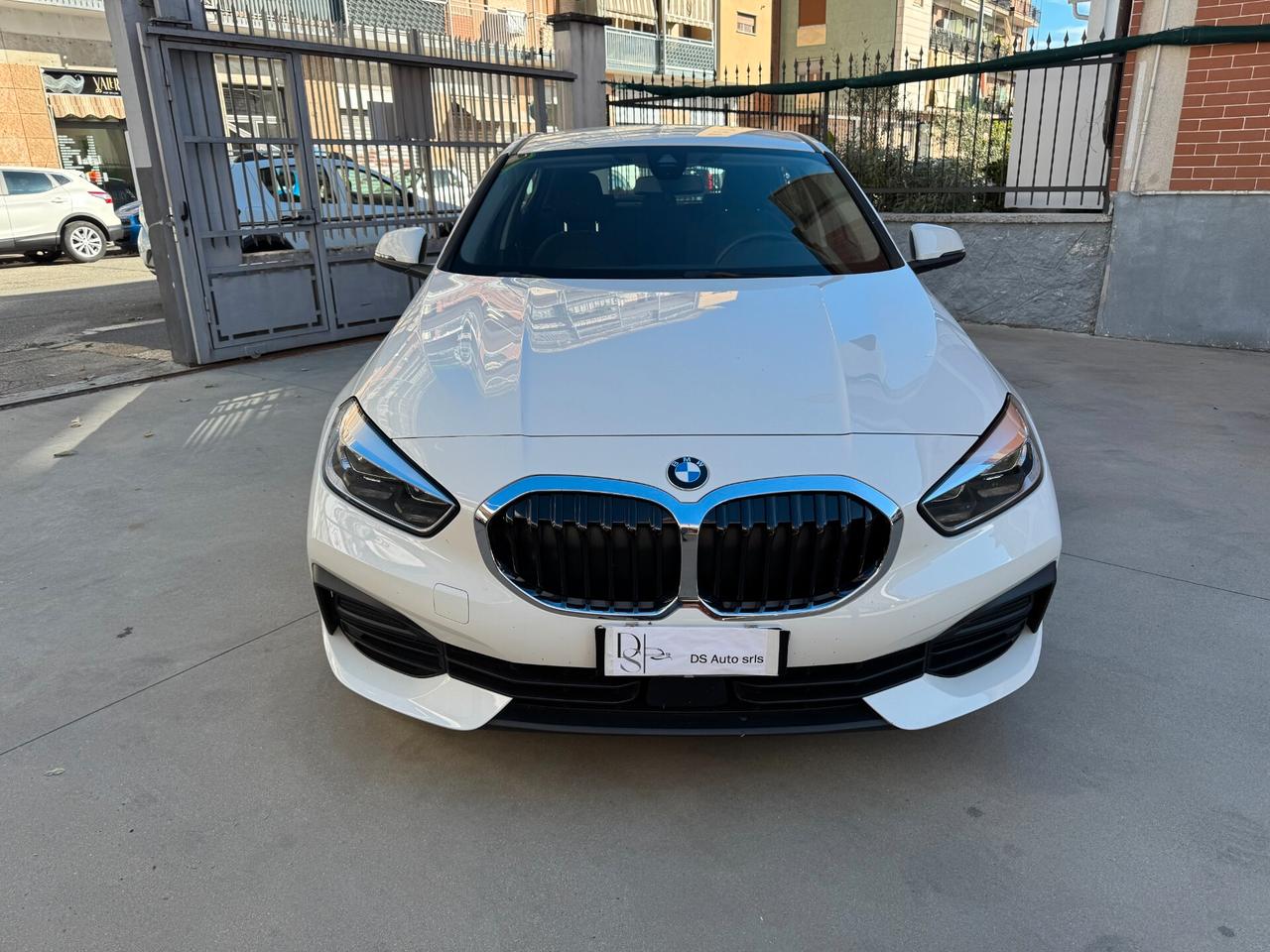 BMW 118 Business Advantage 140cv auto ADATTA NEOPATENTATI