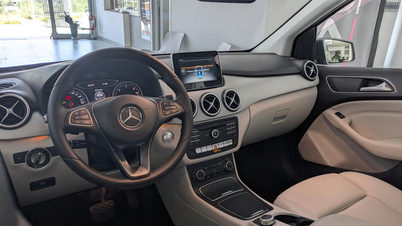 Mercedes-benz B 180 B 180 d Automatic AMG Line Advanced Plus