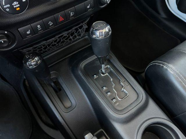 JEEP Wrangler Unlimited 2.8 CRD DPF Sahara Auto