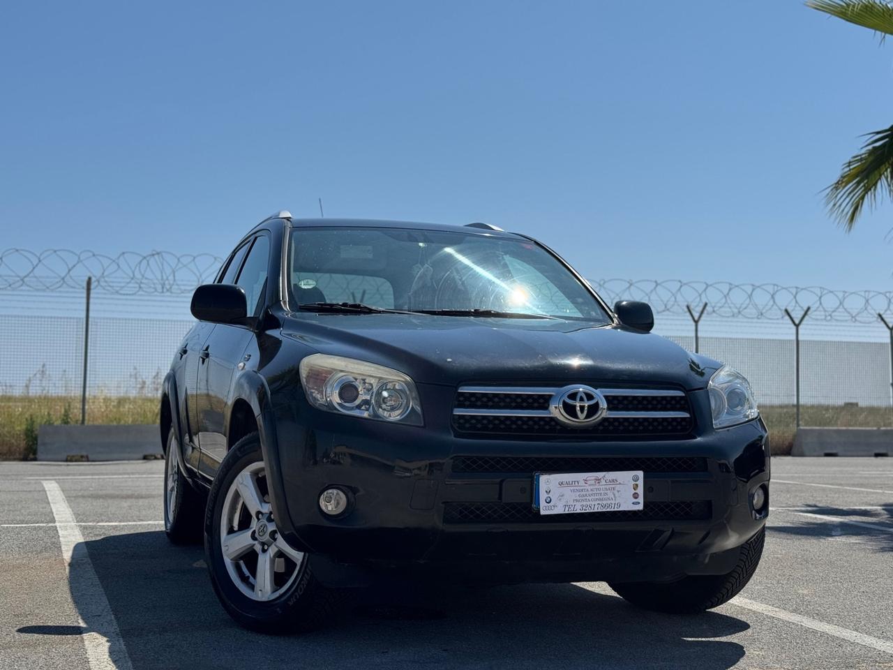 TOYOTA RAV 4 2.2D4-D 177 CV LUXURY 12 MESI DI GARANZIA