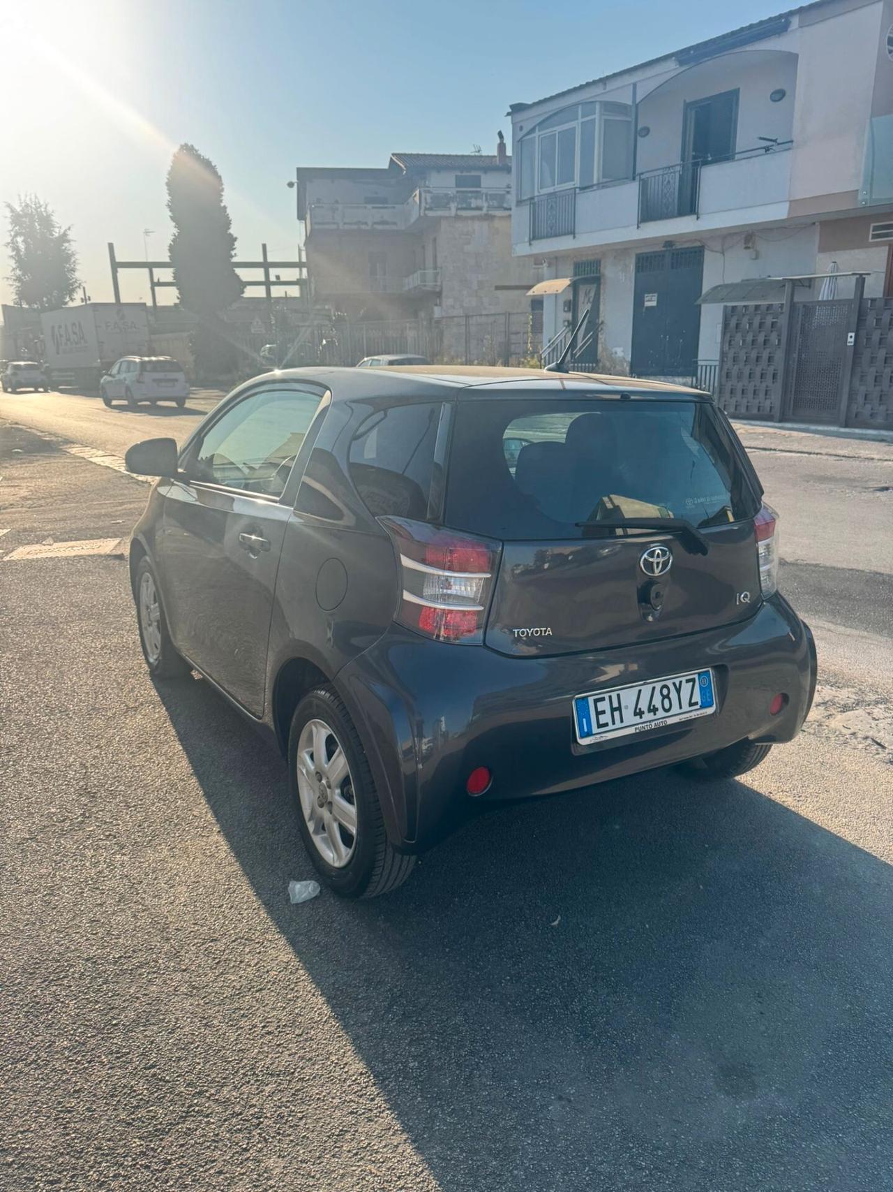 TOYOTA IQ