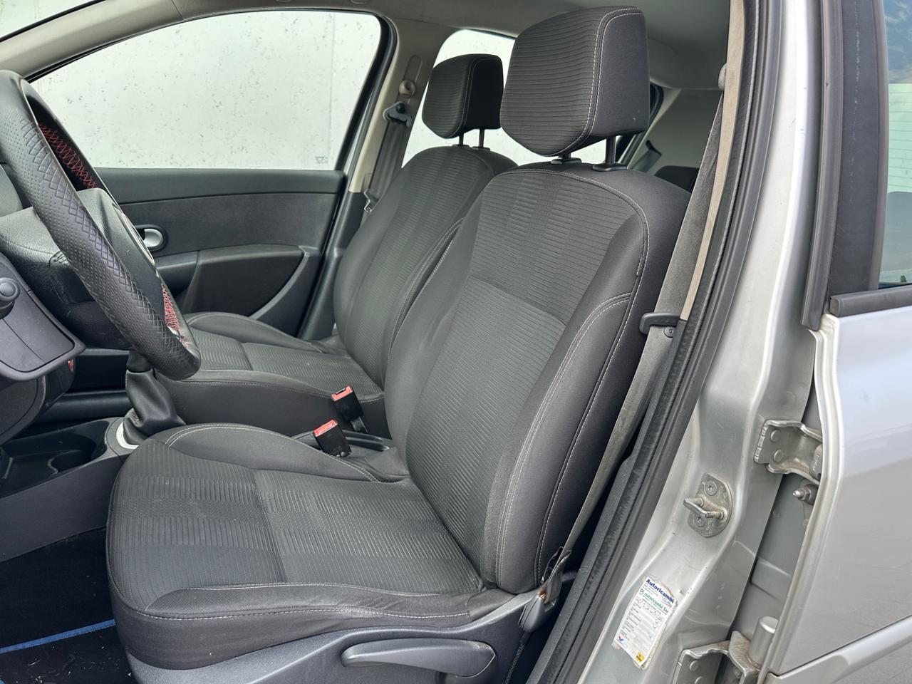 Renault Clio 1.2 16V 5 porte Luxe