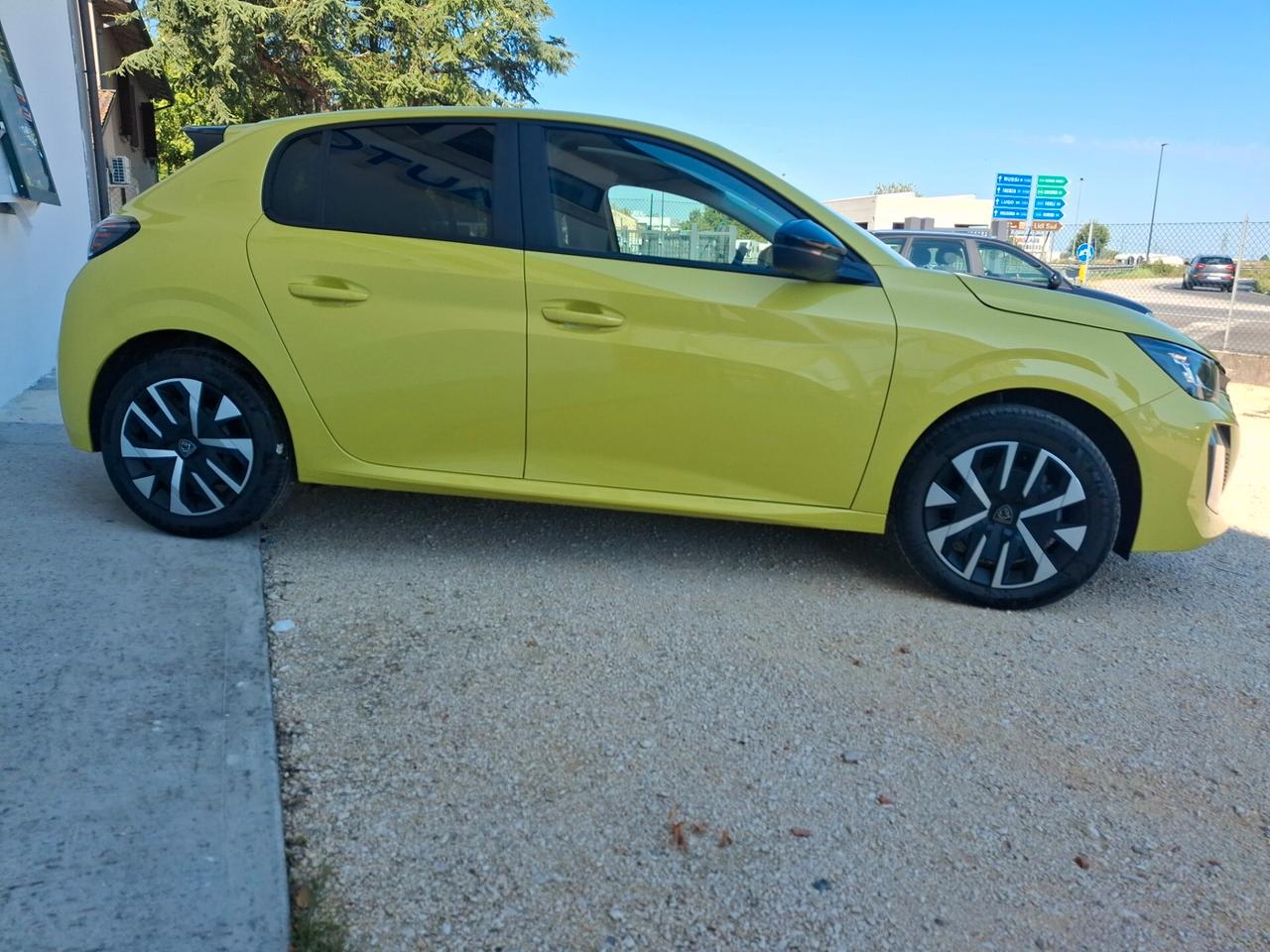 Peugeot 208 Hybrid 110 e-DCS6 Business