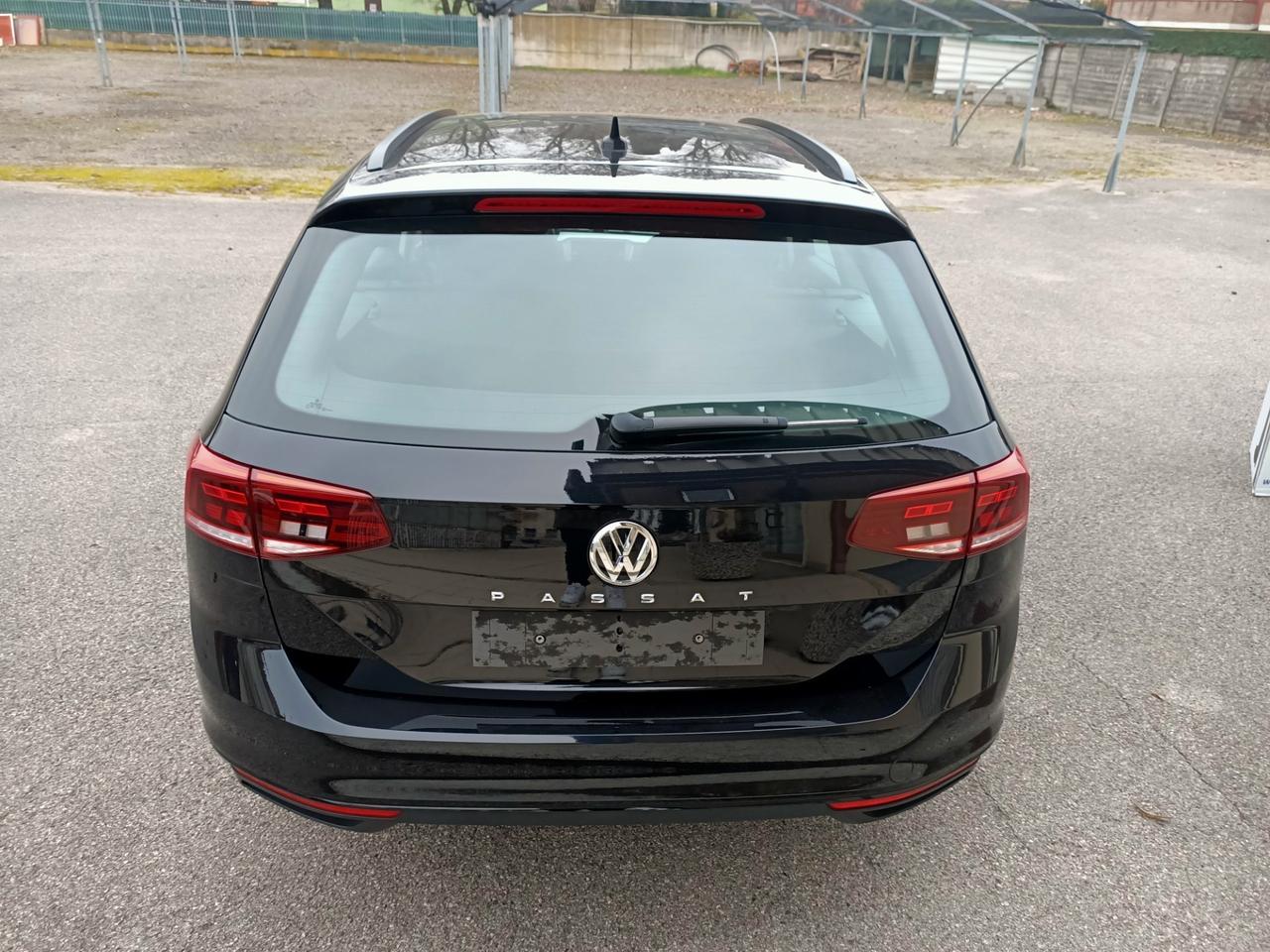 Volkswagen Passat Variant 1.6 TDI SCR DSG Business BMT