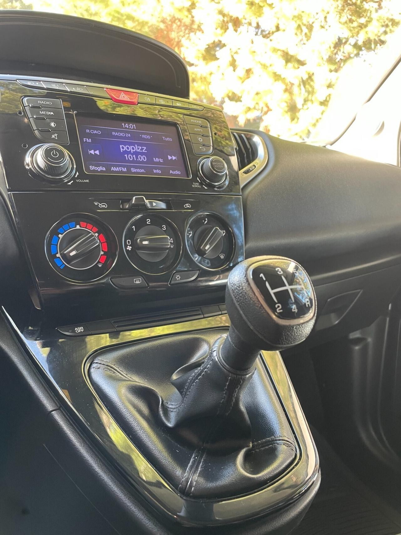 Lancia Ypsilon 1.3 MJT 16V 95 CV 5 porte S&S Gold