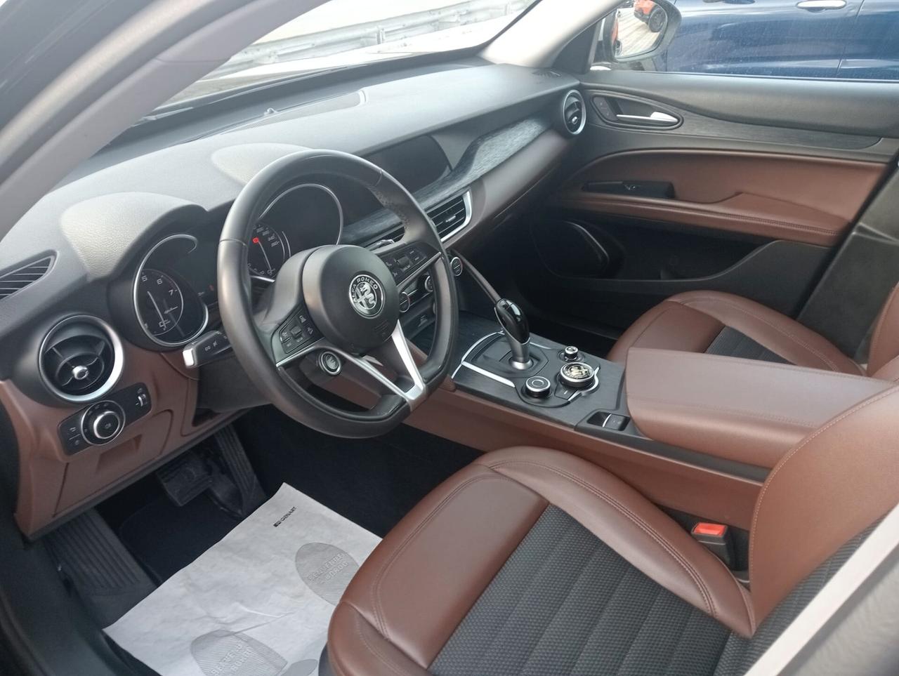 Alfa Romeo Stelvio 2.0 Turbo 200 CV AT8 Q4 B-Tech