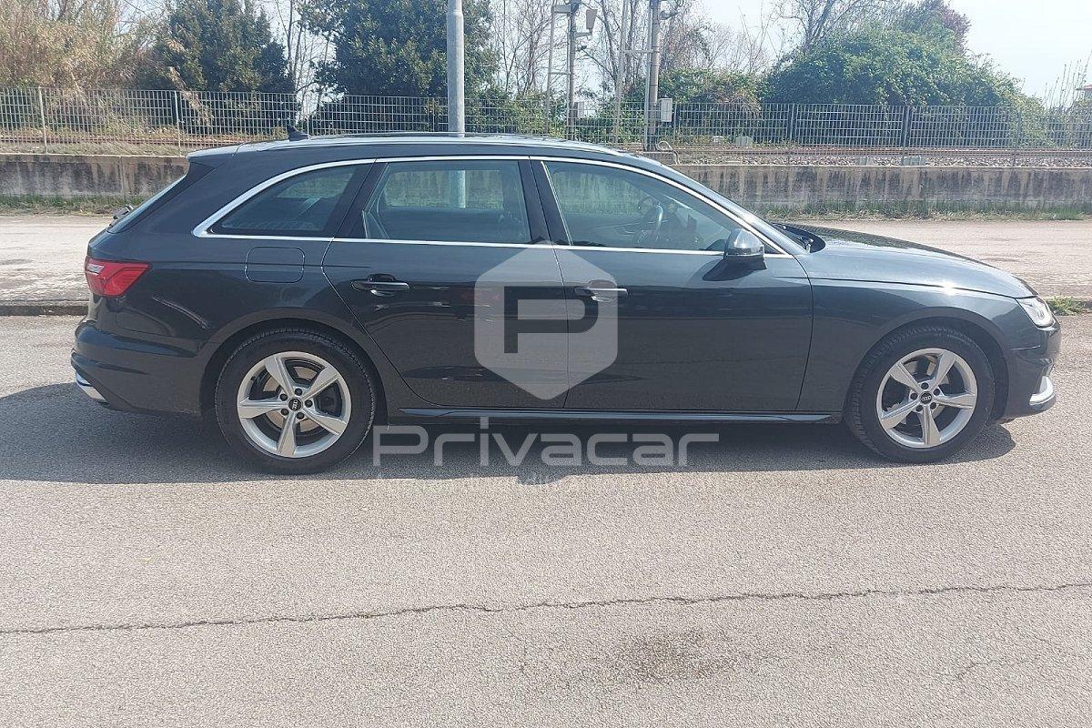 AUDI A4 Avant 30 TDI/136 CV S tronic Business Advanced