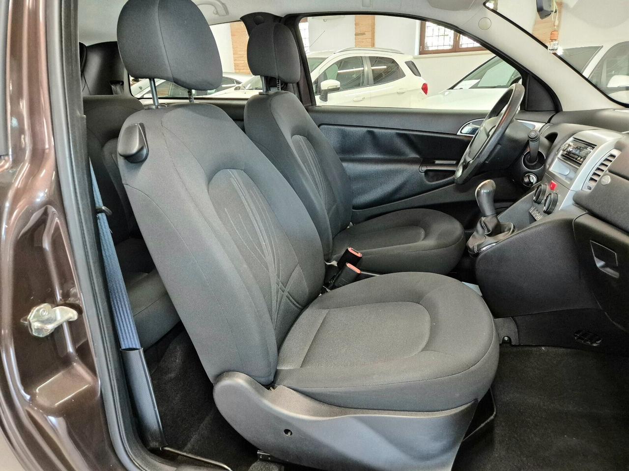 Lancia Ypsilon 1.3 MJT 75 CV Diva