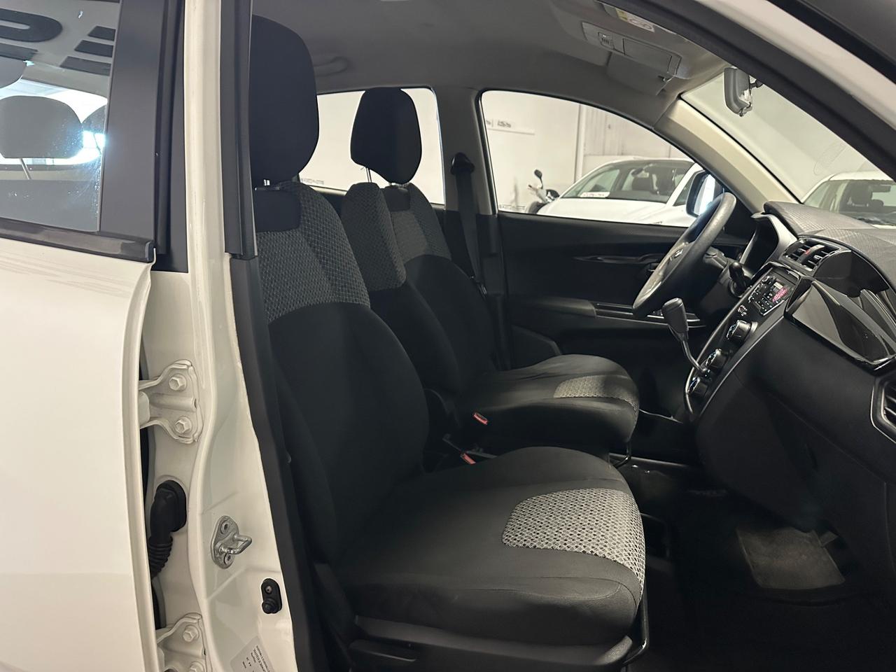 MAHINDRA KUV 100 1.2 BENZINA 83CV PRONTA CONSEGNA UNIPRO