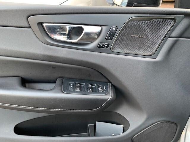 Volvo XC60 2.0 t6 recharge PLUG IN Inscription