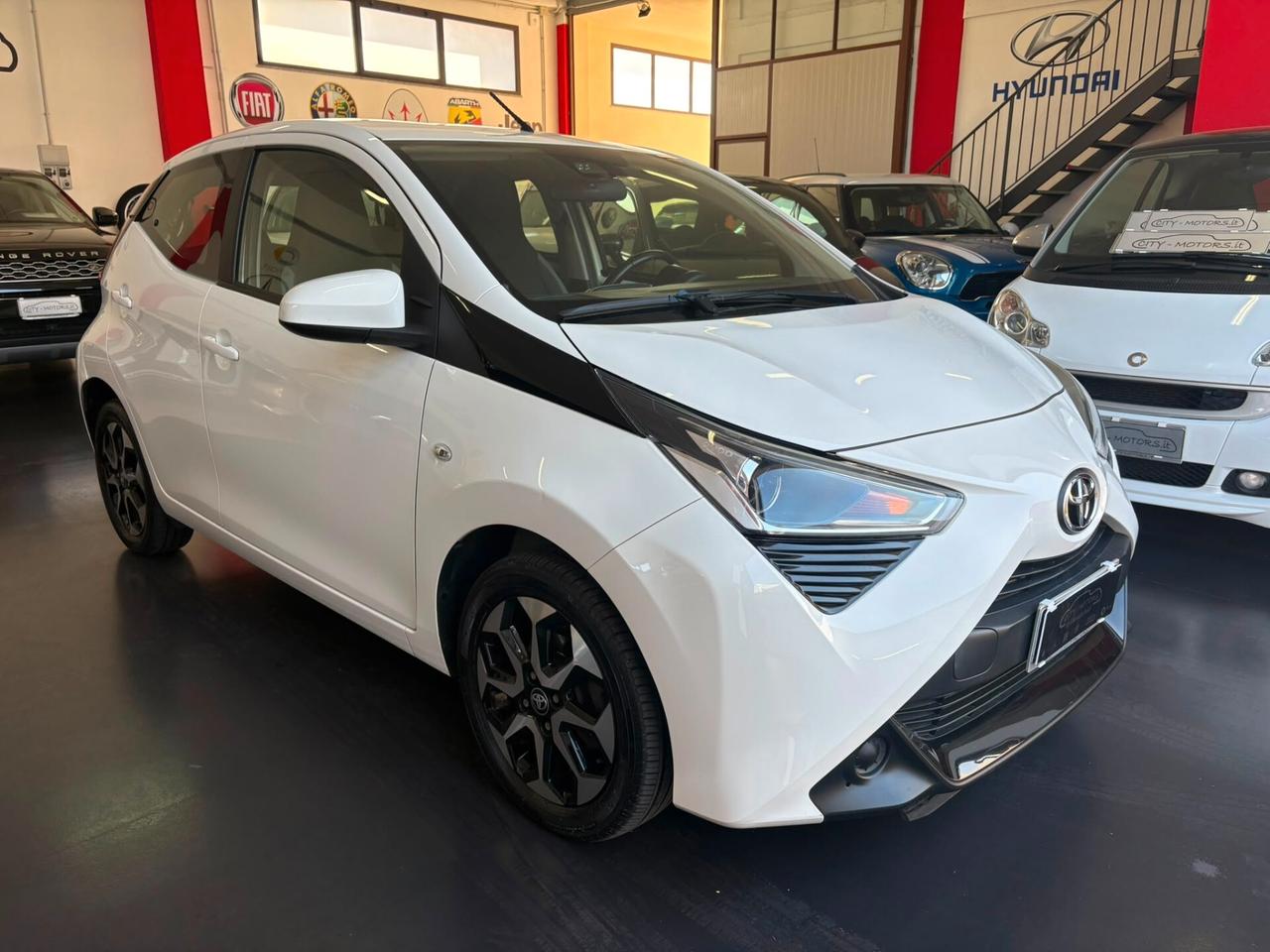 Toyota Aygo 1.0 VVT-i 69 CV 5 porte x-cool
