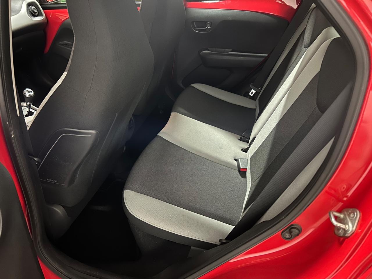 Toyota Aygo 1.0 VVT-i 69 CV 5 porte x-clusiv MMT