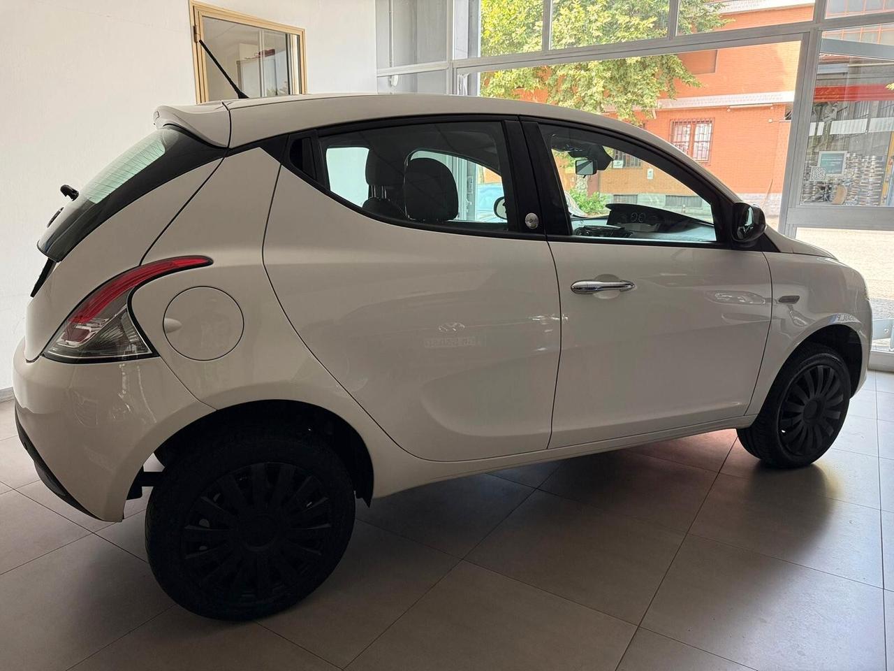 Lancia Ypsilon 0.9 TwinAir 85 CV 5 porte S&S DFN Gold